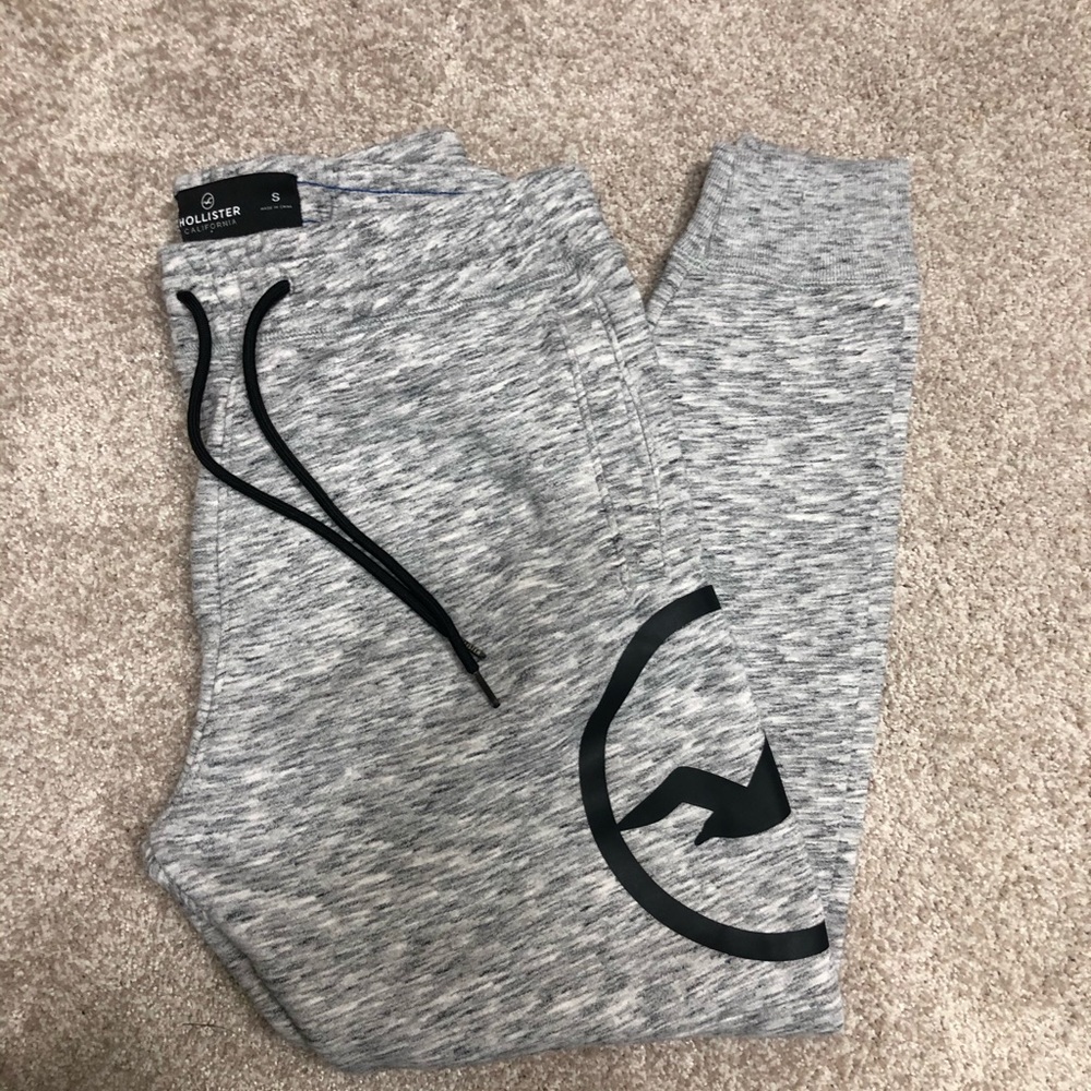 Hollister joggers